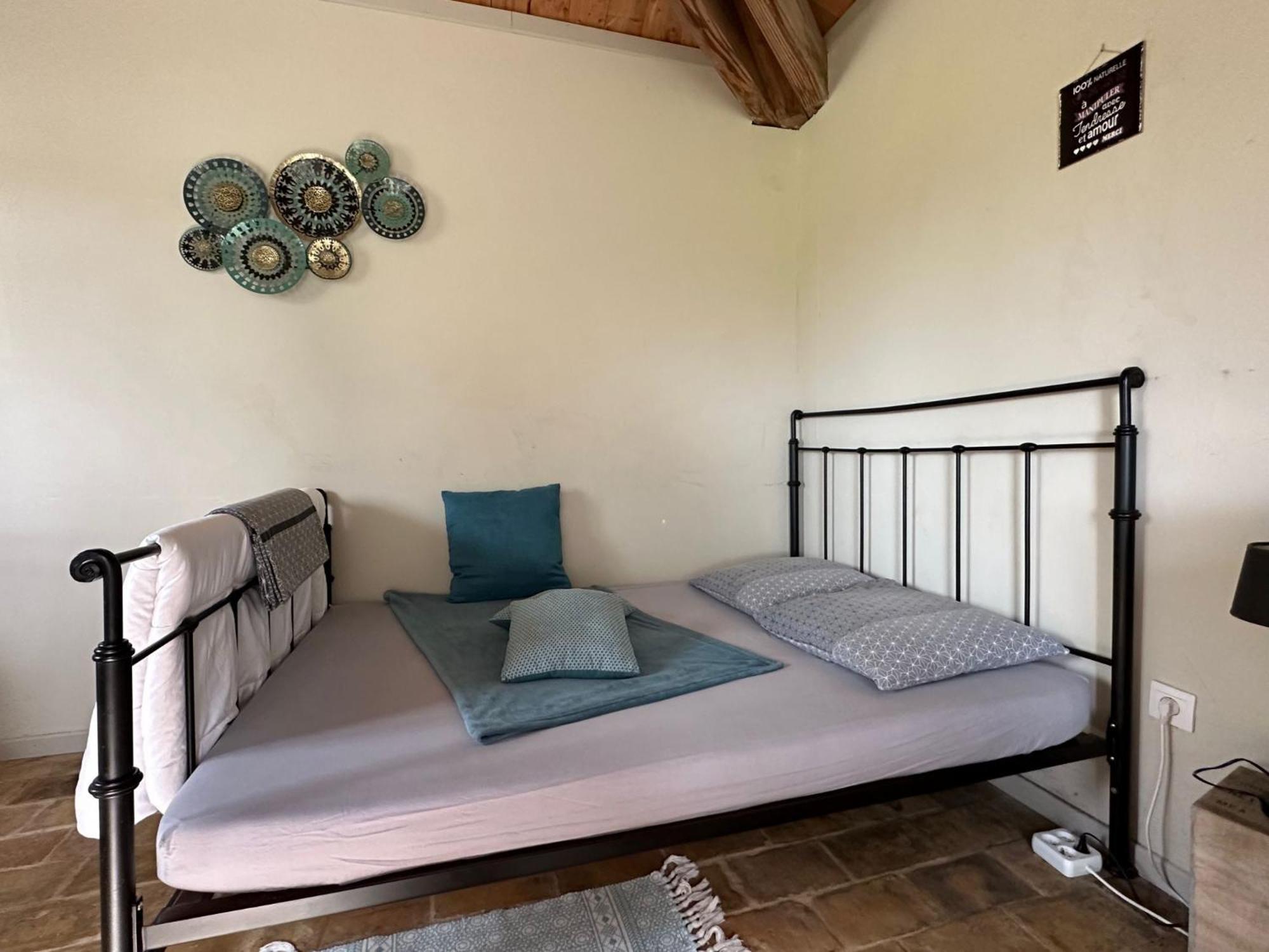 Maisonnette Independante Au Calme Dans Un Grand Jardin Chateauneuf-du-Rhone Exterior foto