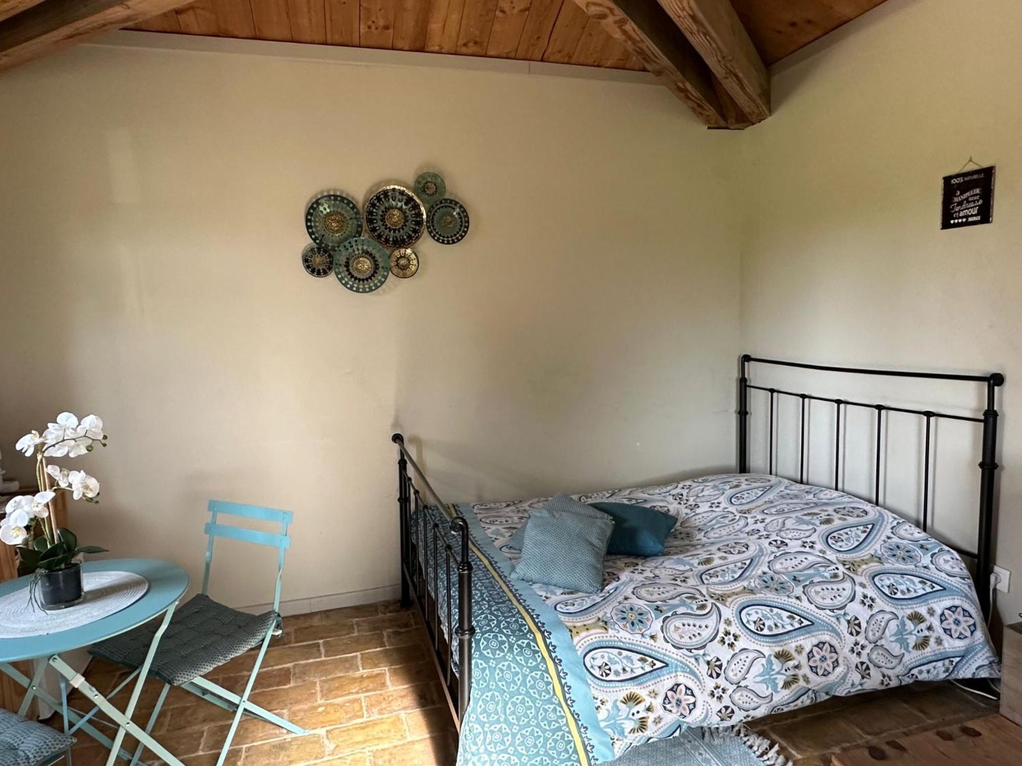Maisonnette Independante Au Calme Dans Un Grand Jardin Chateauneuf-du-Rhone Exterior foto